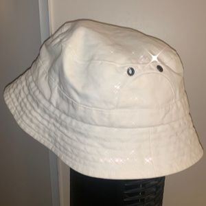 BANANA REPUBLIC BUCKET HAT